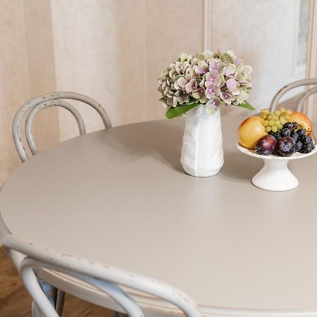 Lux Apartment On Duhnovicha Street .Free Parking. 우주고로트 외부 사진