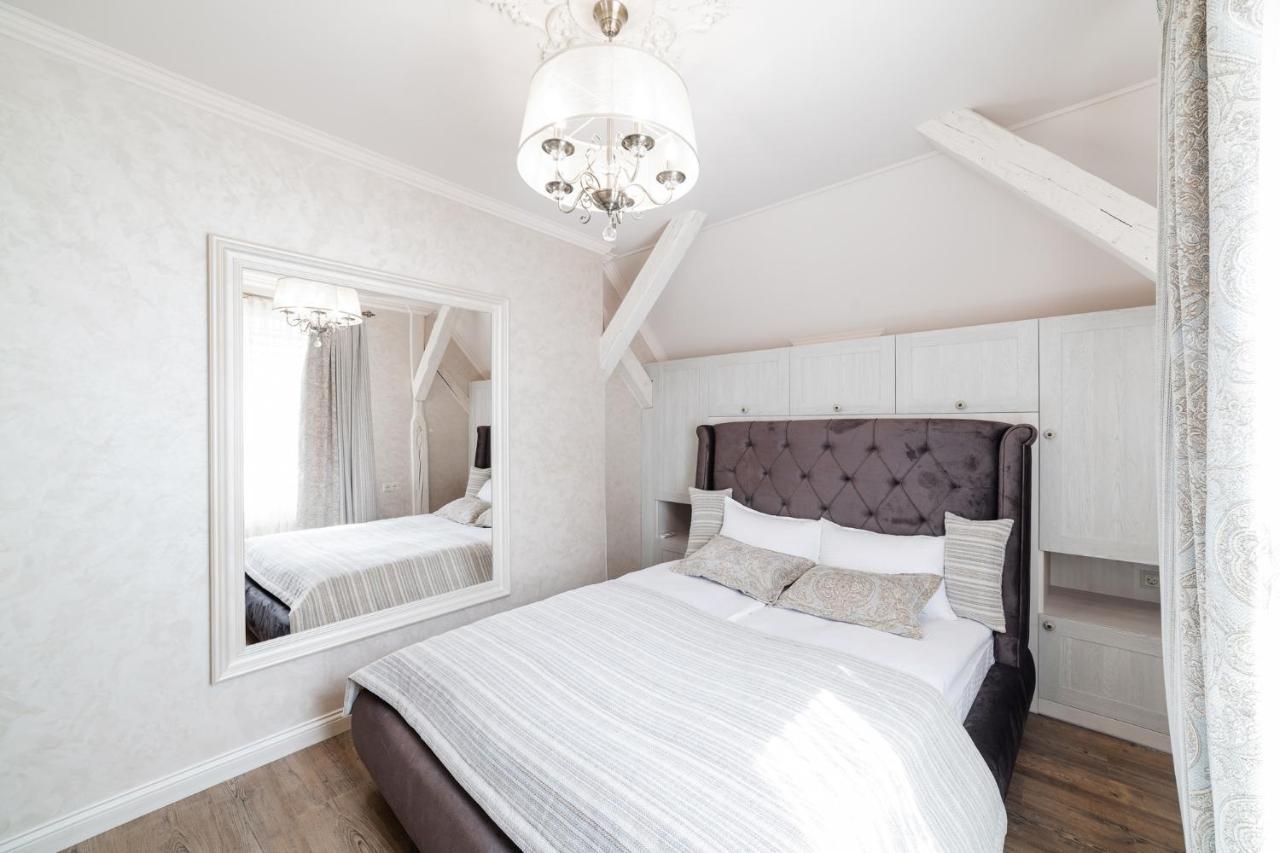 Lux Apartment On Duhnovicha Street .Free Parking. 우주고로트 외부 사진